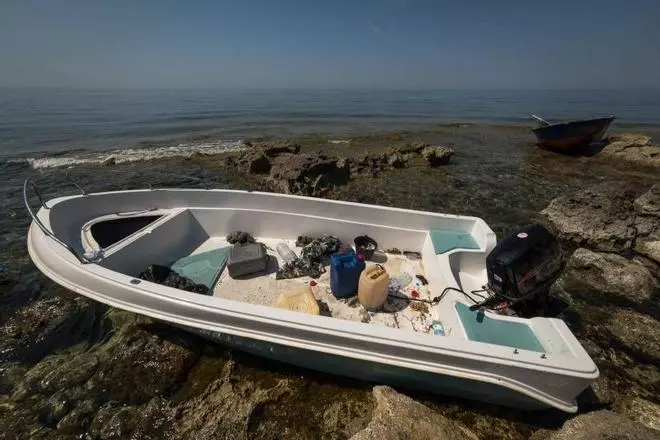 Localizadas 16 personas en una patera cerca de Formentera