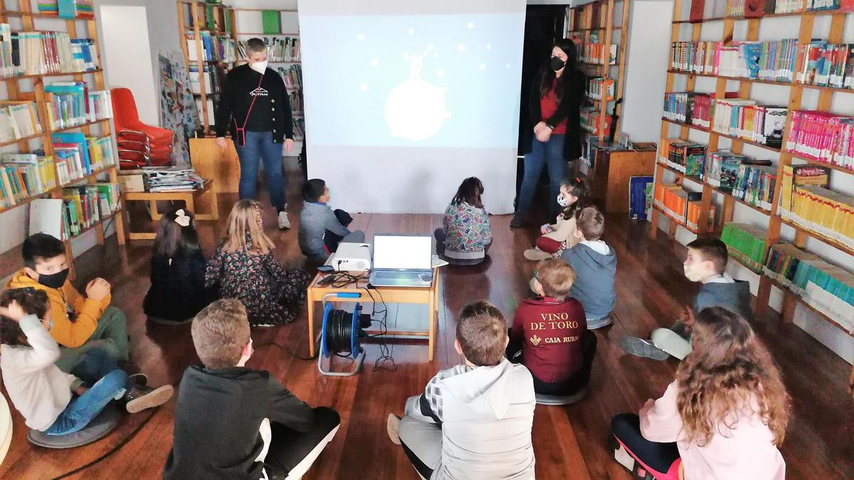 Una actividad infantil en la biblioteca