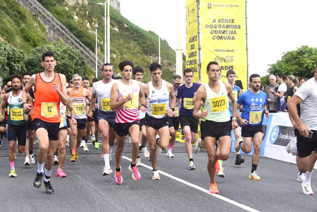 Participantes este domingo en la carrera popular Os Rosales del circuito Coruña Corre.