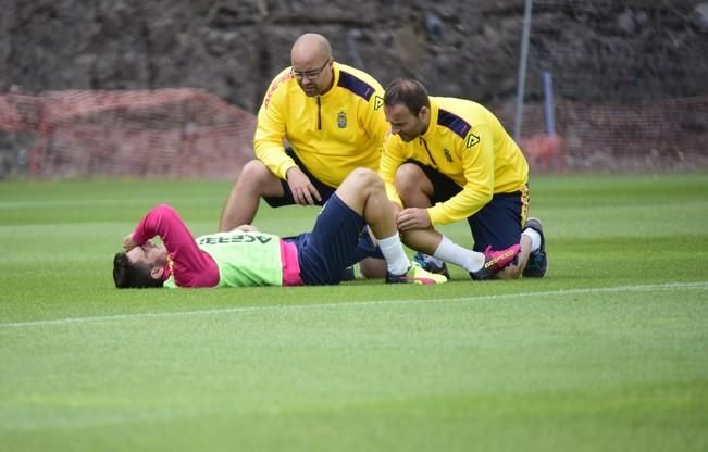 Entrenamiento de la UD Las Palmas en Barranco ...