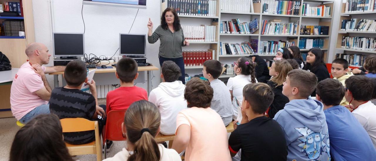 Una actividad por la Setmana de la Llengua en el colegio Can Misses de Eivissa.  | J. A. RIERA