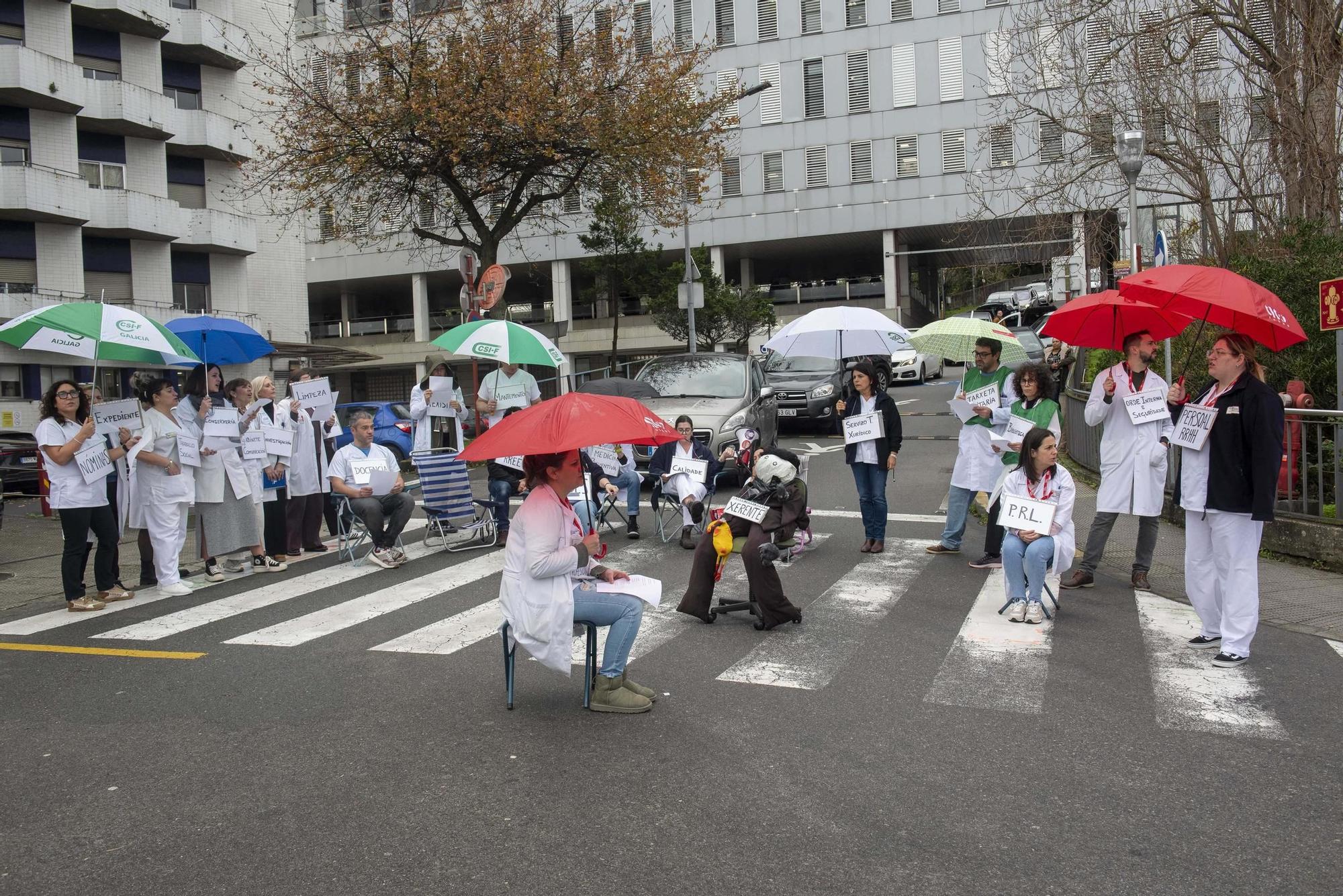 Personal del hospital de A Coruña protesta por la «nefasta gestión» en el traslado a ExpoCoruña
