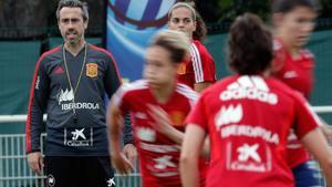 GRAFCVA5420. LILLE, 10/06/2019.-. El entrenador de la selección española, Jorge Vilda,durante el entrenamiento que han realizado en Lille (Francia) donde preparan el segundo partido del mundial contra Alemania el próximo miércoles en Valenciennes.EFE/Juan Carlos Cárdenas