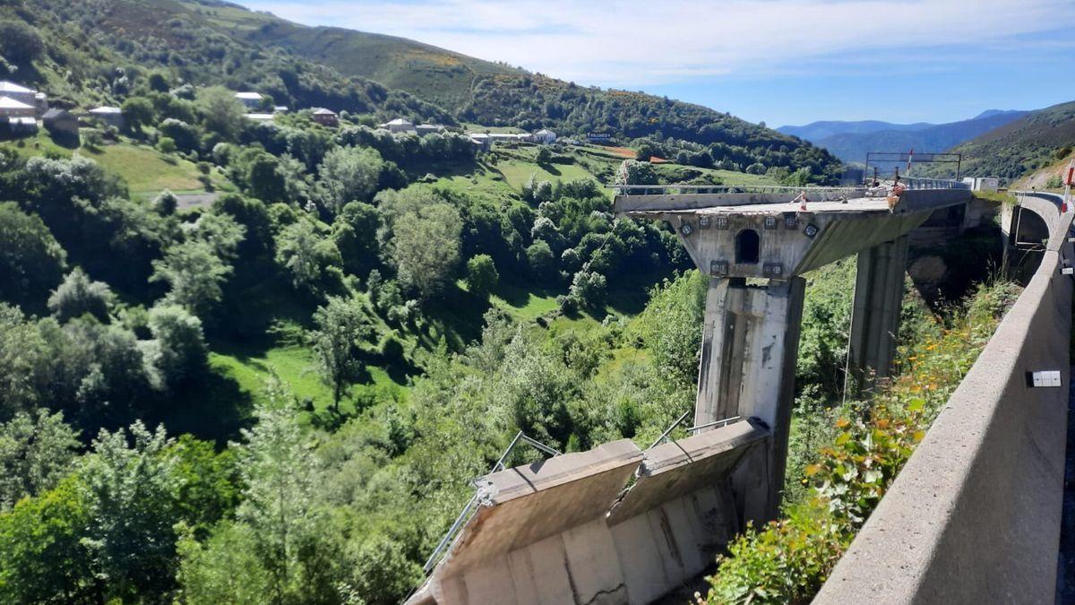 Estado del viaducto tras el primer derrumbe.