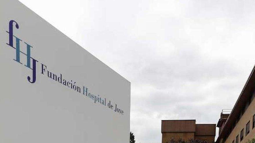 La subida salarial en el Hospital de Jove, en riesgo por las cuentas de Sanidad