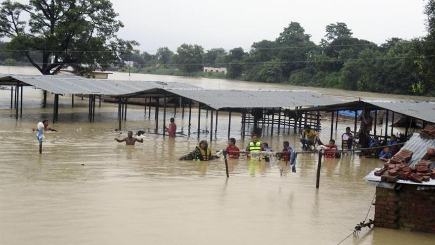 Al menos 57 muertos y 21 desaparecidos por inundaciones en Nepal