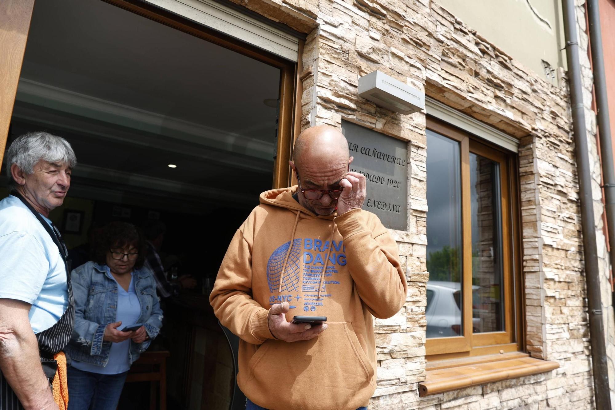 Monteana y Cenero lloran al joven fallecido en un fatal accidente de tráfico (en imágenes)