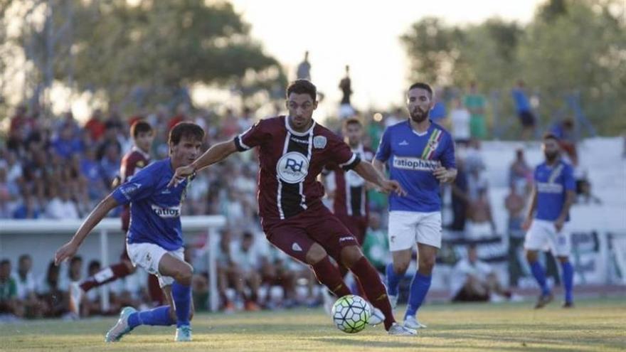 El Córdoba se enfrenta a un Linares en reconstrucción