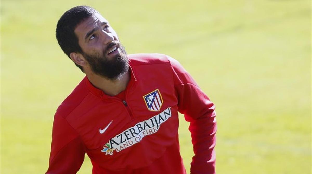 Arda Turan, en un entrenament amb l’Atlètic de Madrid de la darrera temporada.