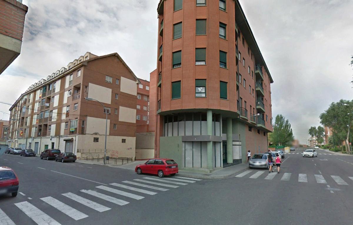 Instalaciones de la Oficina Comarcal de Medio Ambiente en Benavente, cerradas pese al compromiso regional de reapertura hace tres años.