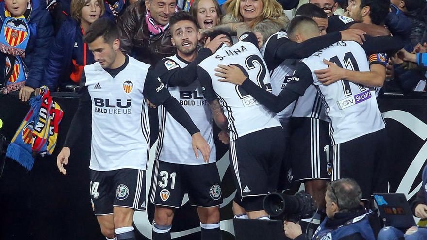 El Valencia gana con sufrimiento