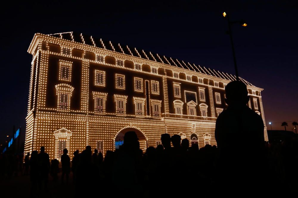 Encendido de la portada del Real de la Feria de Málaga