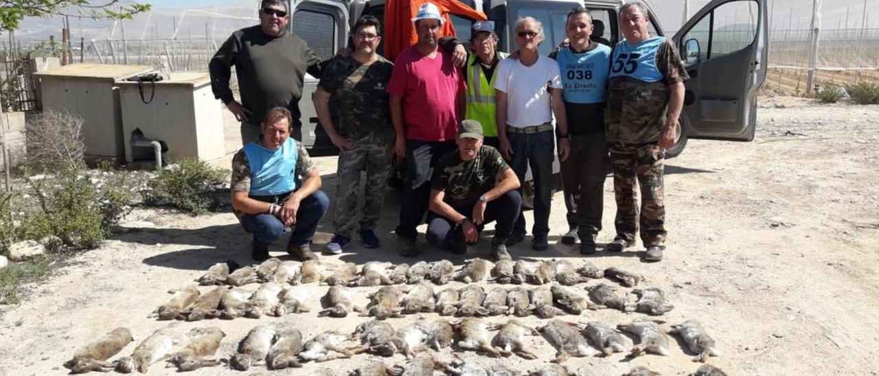 Piezas abatidas por los cazadores de Monforte en una cacería realizada junto a las fincas de uva.