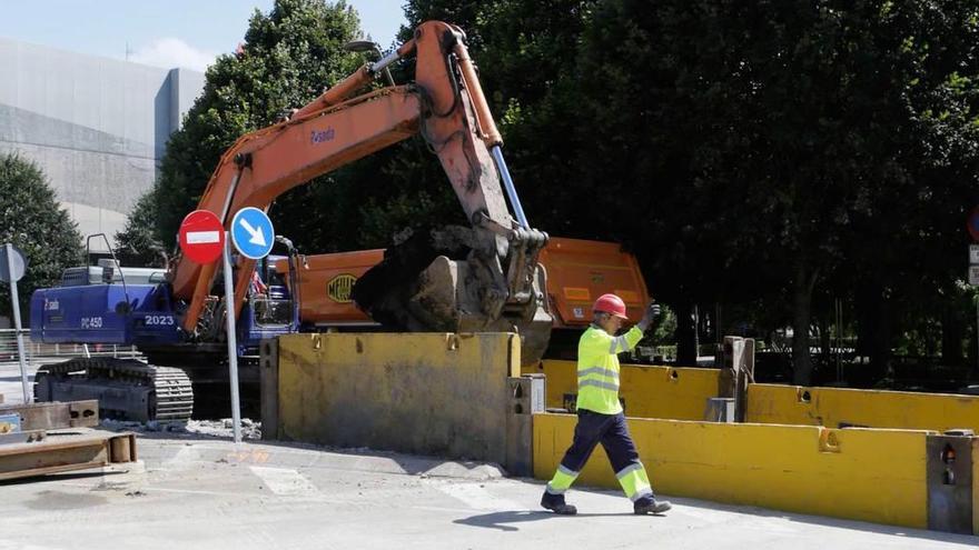 Obras en el pozo de tormentas de Hermanos Castro.