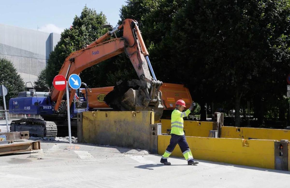 Obras en el pozo de tormentas de Hermanos Castro.