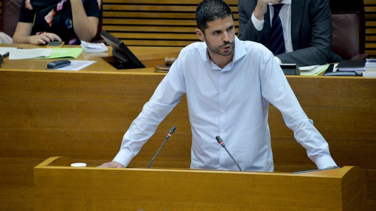 El exdiputado del PSPV, David Calvo, en una intervención en las Corts.