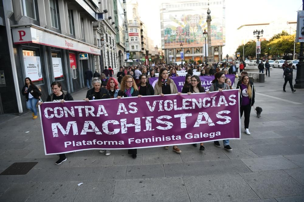 Miles de mulleres saíron onte á rúa en toda España para reclamar ao Goberno máis fondos nos próximos Orzamentos do Estado para loitar contra a violencia machista.