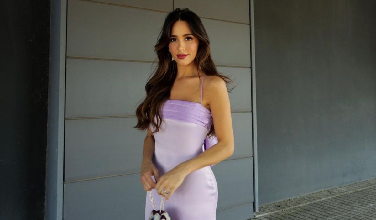 Vestido morado satinado de Zara