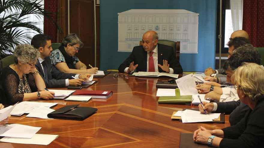 García Bermejo preside la reunión de la comisión de seguimiento del programa. Foto