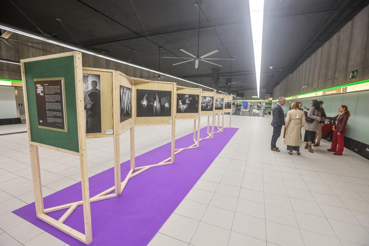 Metro de Málaga acerca la Semana Santa con una exposición de Lorenzo Carnero en Guadalmedina Metro de Málaga acerca la Semana Santa con una exposición de Lorenzo Carnero en Guadalmedina