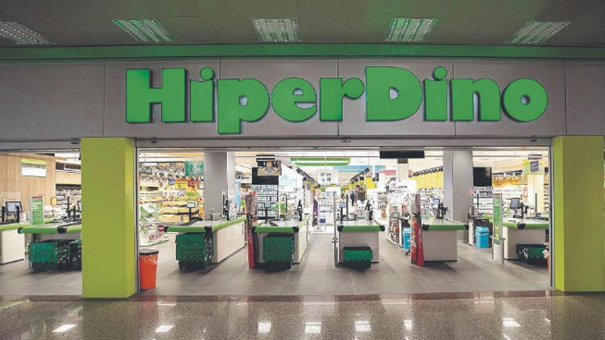 Instalaciones del centro comercial de Hiperdino en la calle de Luis Doreste Silva de la capital grancanaria.