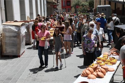 Más de 7000 'cassoletes' en el día de les Calderes de Almassora