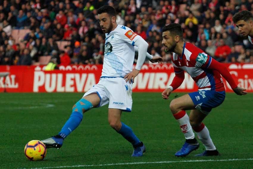 El Deportivo consigue en Granada la trascendental victorial para las aspiraciones blanquiazules al final de temporada.