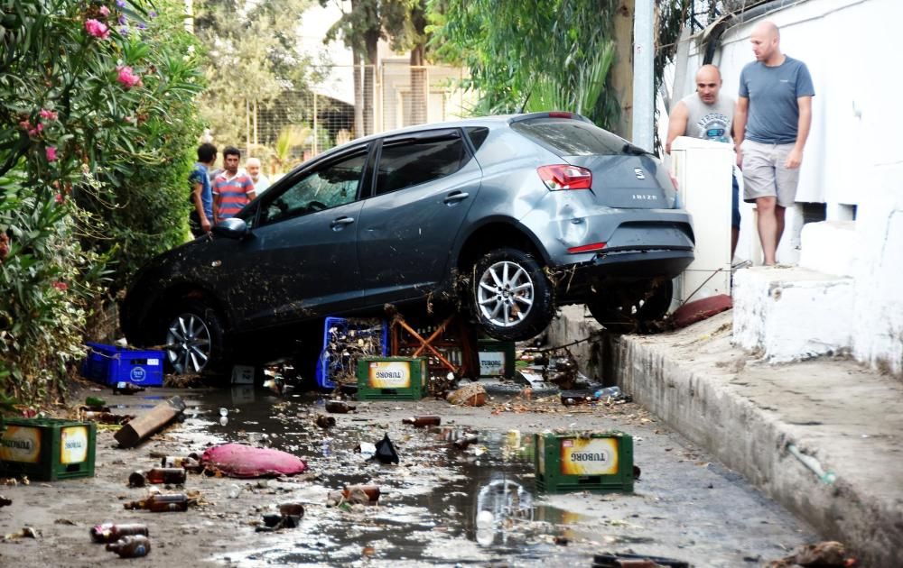 UN TERREMOTO DE 6,4 GRADOS DEJA DOS MUERTOS EN ...