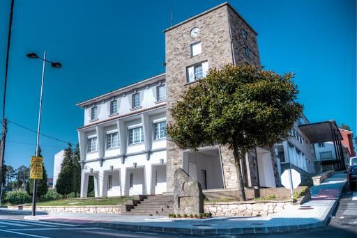 Casa consistorial de Mazaricos.