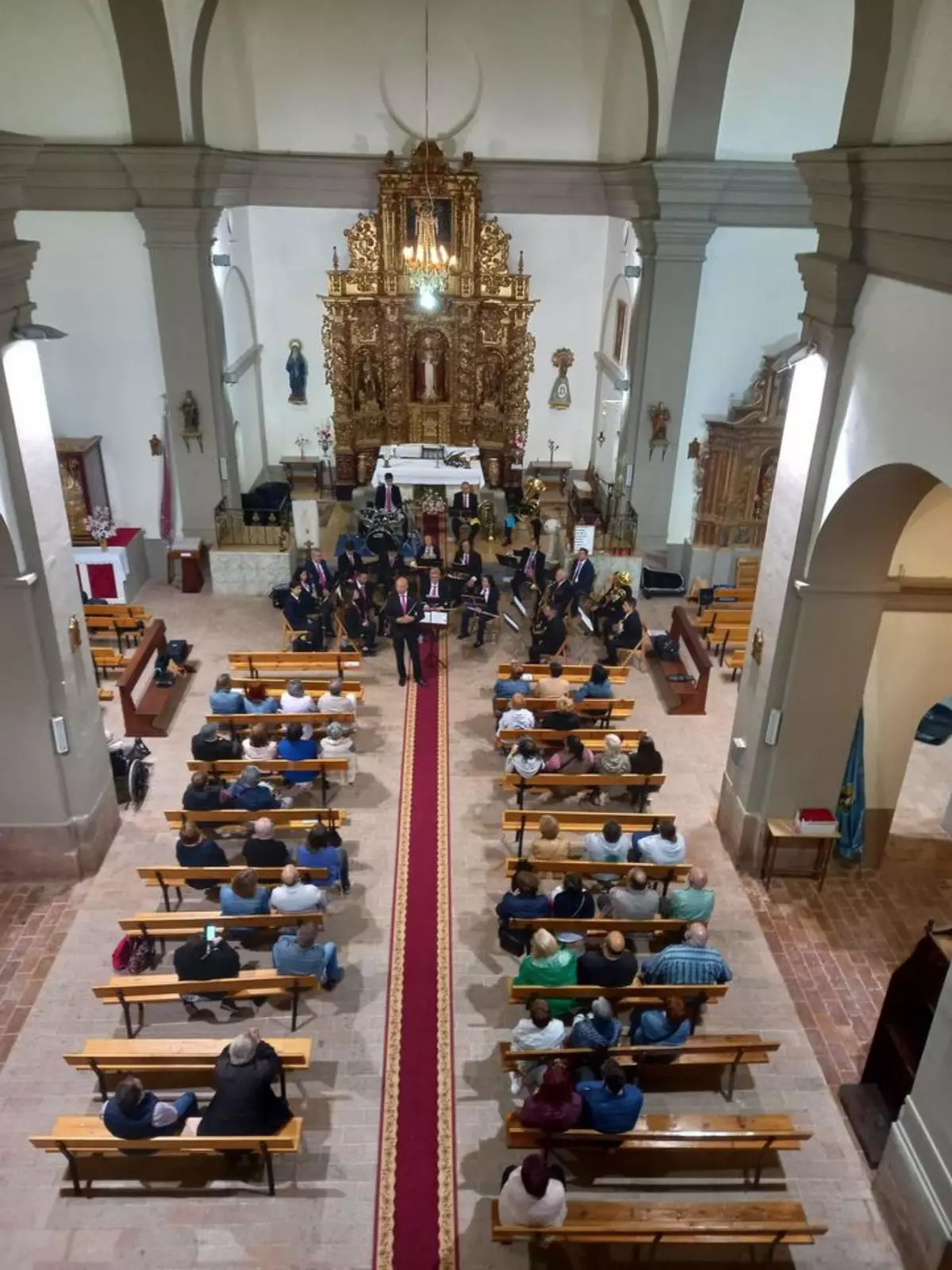 Concierto de la agrupación Virgen del Rosario en la iglesia