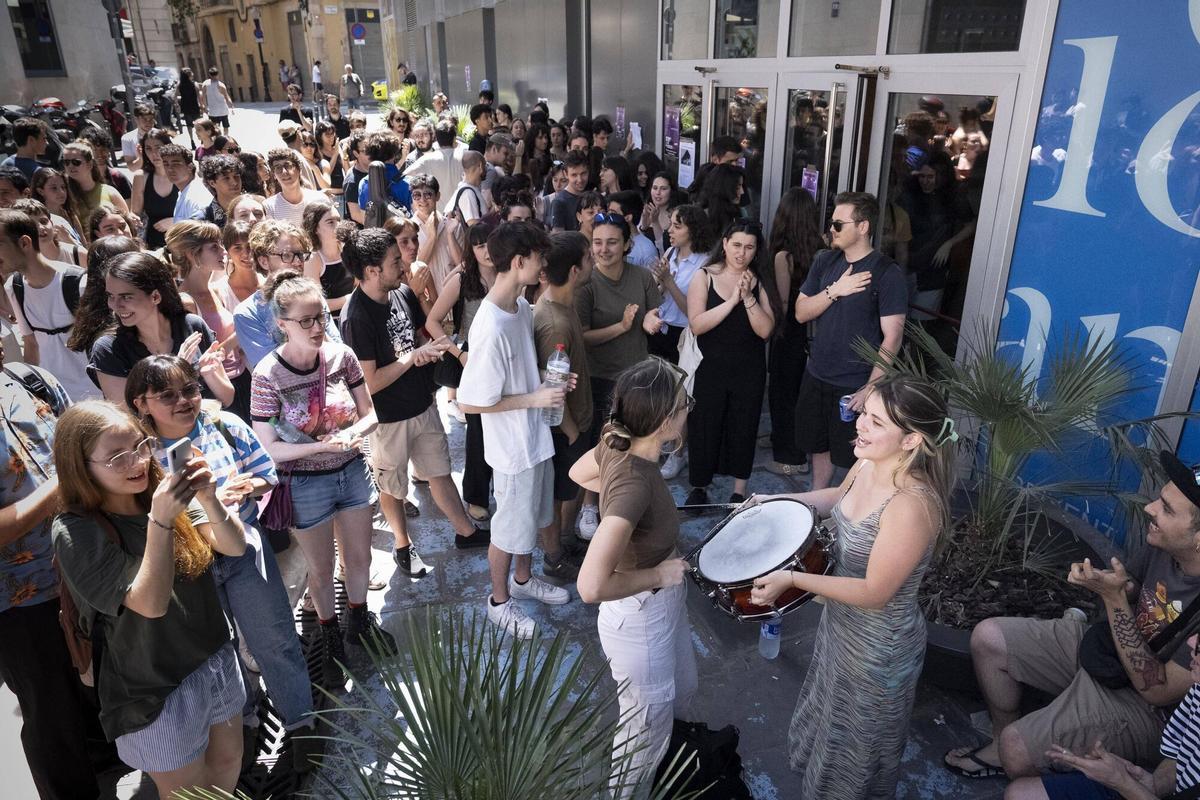 El Conservatori del Liceu aparta el professor acusat de tocaments a una alumna El Conservatori del Liceu aparta el professor acusat de tocaments a una alumna