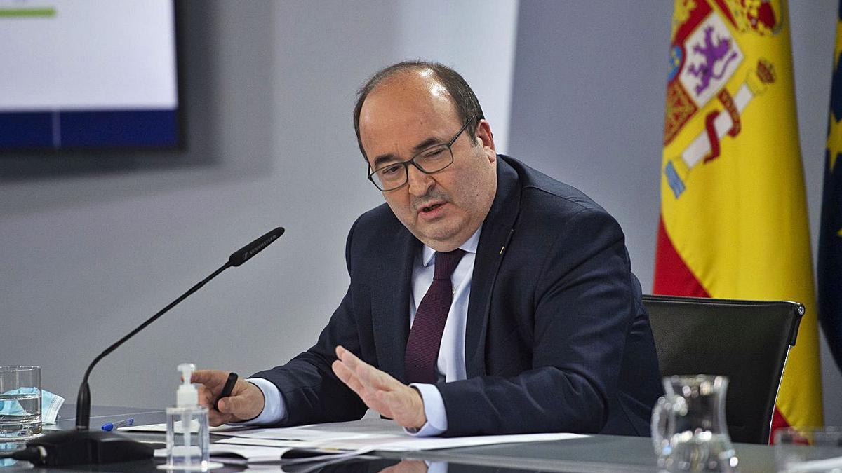 El ministre de Política Territorial i Funció Pública, Miquel Iceta, ahir en roda de premsa  | A. SORTEGA/EP