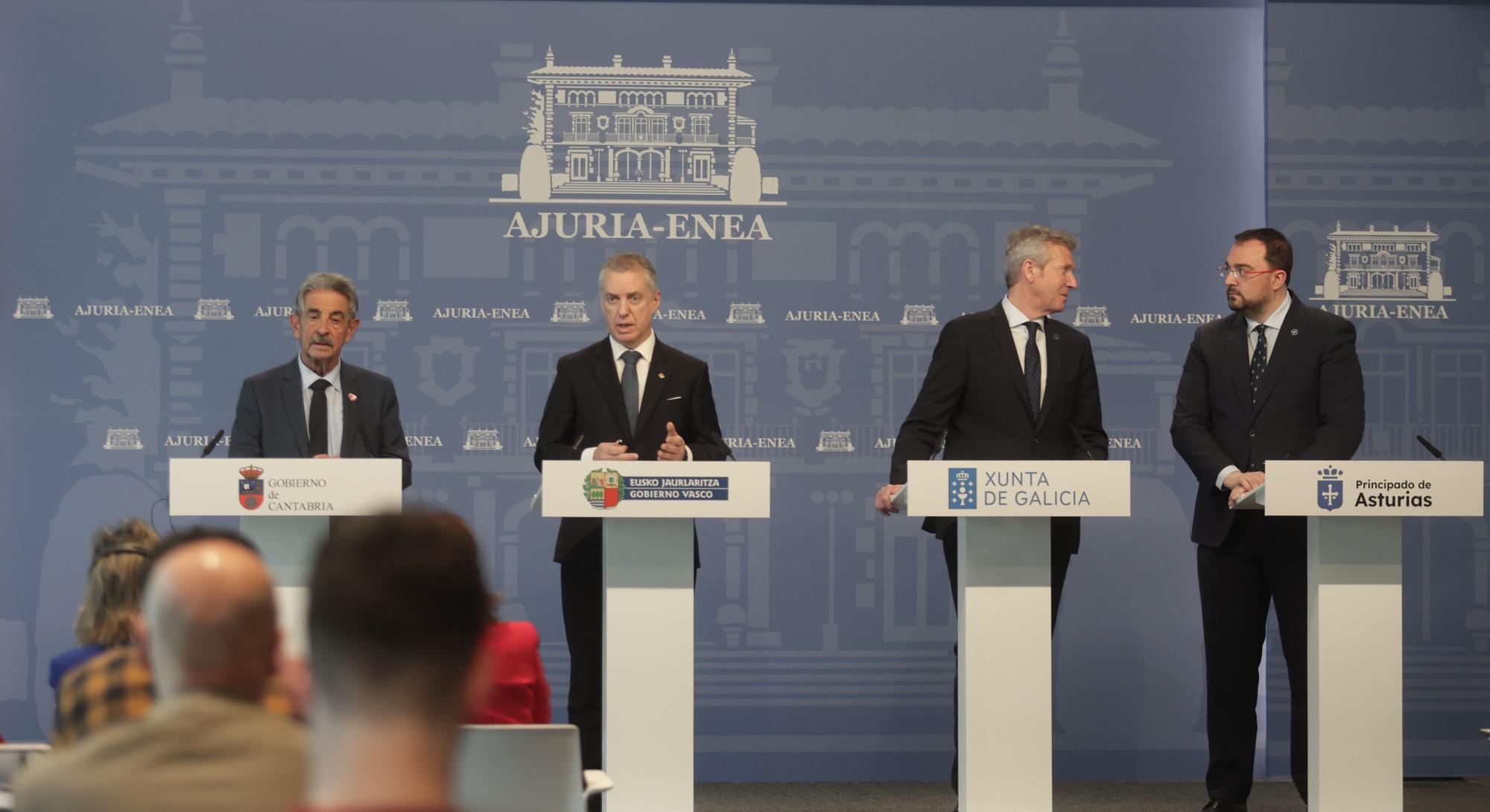 En imágenes: Así fue la cumbre de Vitoria, con los presidentes de Asturias, País Vasco, Galicia y Cantabria