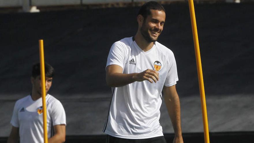 Mario Suárez, en un entrenamiento.