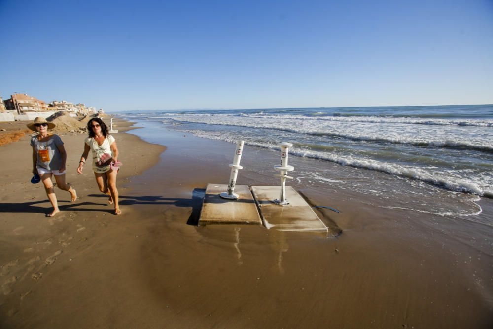 La tormenta destroza y engulle las playas de Valencia