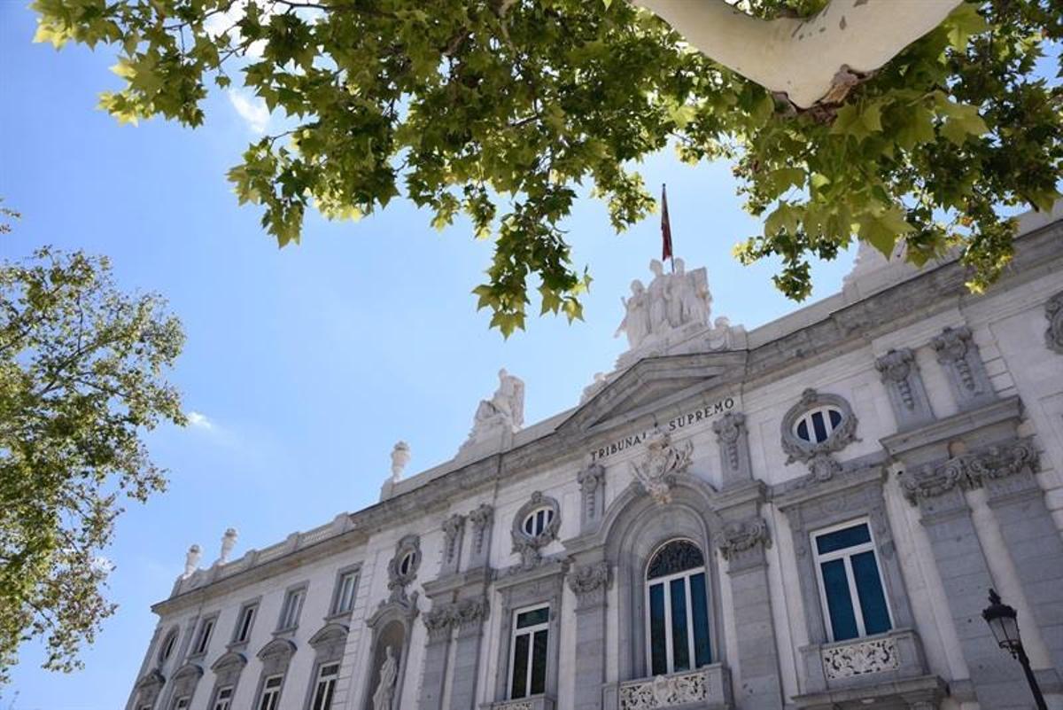 El PP respon a la crida d’auxili del Suprem i proposa que els seus magistrats retardin la jubilació fins als 74 anys El PP respon a la crida d’auxili del Suprem i proposa que els seus magistrats retardin la jubilació fins als 74 anys