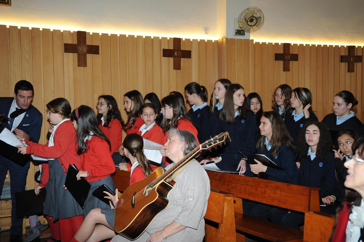 Un momento de la actuación del coro Un momento de la actuación del coro