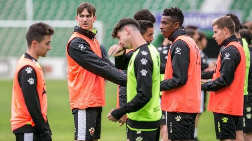 Fabián Ruiz, durante un entrenamiento en el Martínez Valero.