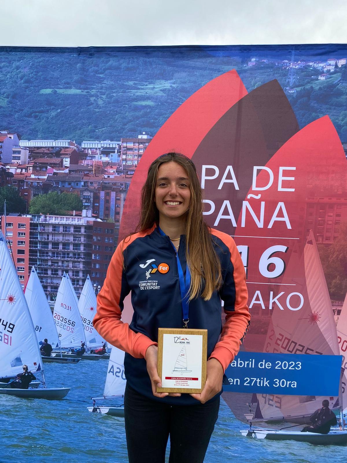 Irene de Tomás cerró la Copa de España ILCA 6 en una brillante tercera plaza en Sub-19, mientras que en su categoría Sub-17 logró la primera plaza.