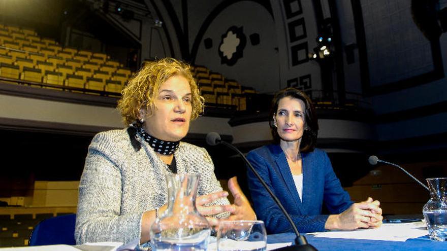 De izq. a dcha., Aurora Moreno, directora general de Cultura, y María Teresa Lorenzo, consejera de Cultura.