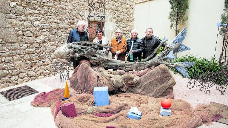 Ministral, Carme Jornet –vídua de Pujolboira–, Lleixà, Roura i Ansón, fa unes setmanes a l’exposició de Pujolboira a l’Escala