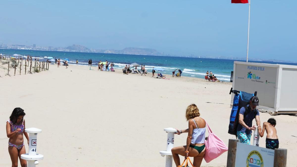 Playa de Arenales del Sol, en una imagen de este pasado verano.