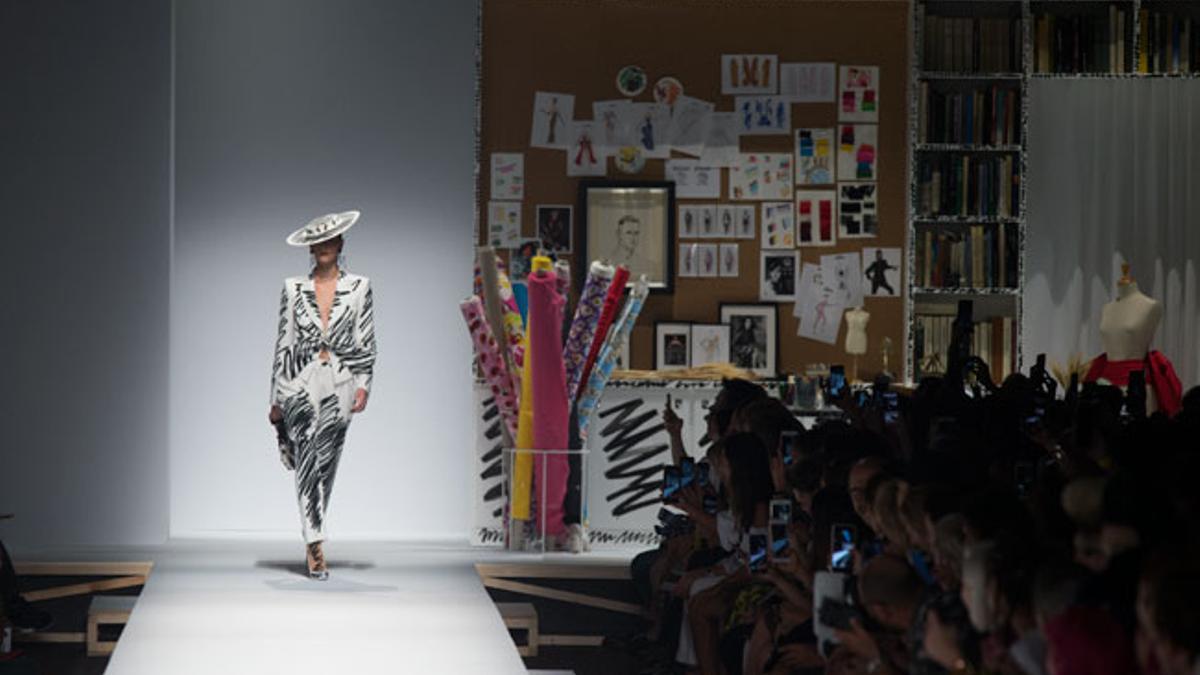 Desfile Moschino primavera-verano 2019 en la Semana de la Moda de Milán