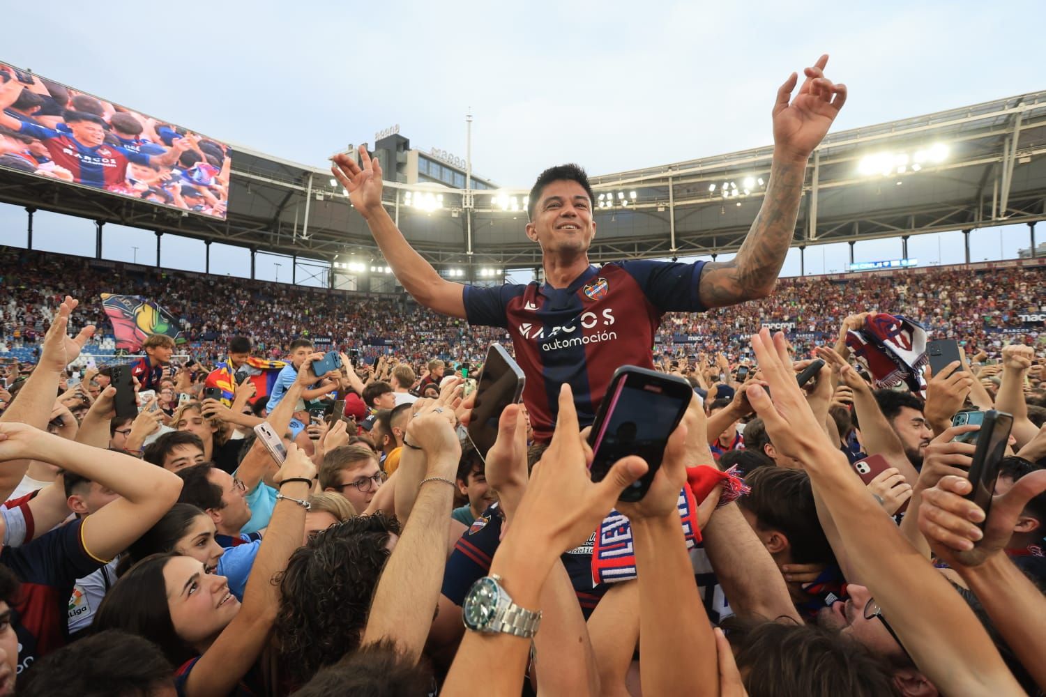 Fiesta en el Ciutat de Valencia: El Levante UD, campeón de Segunda División