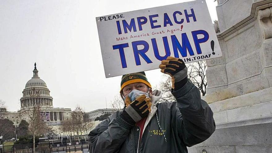 El partit demòcrata comença               l&#039;«impeachment» contra Trump