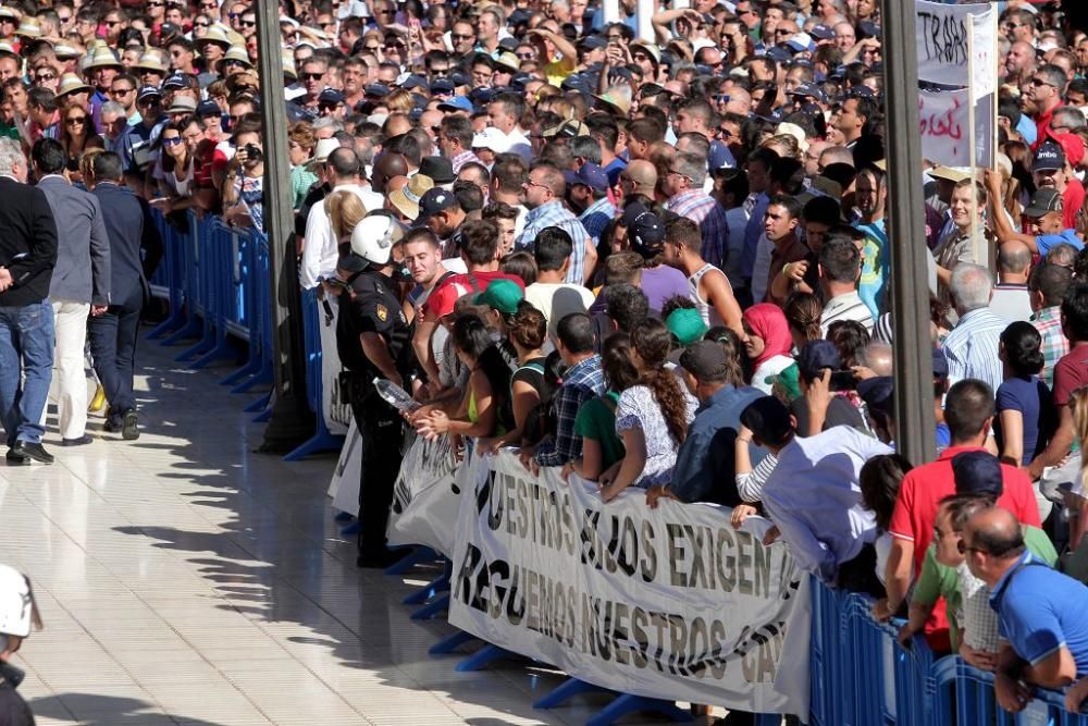 Protesta de agricultores en la Asamblea Regional