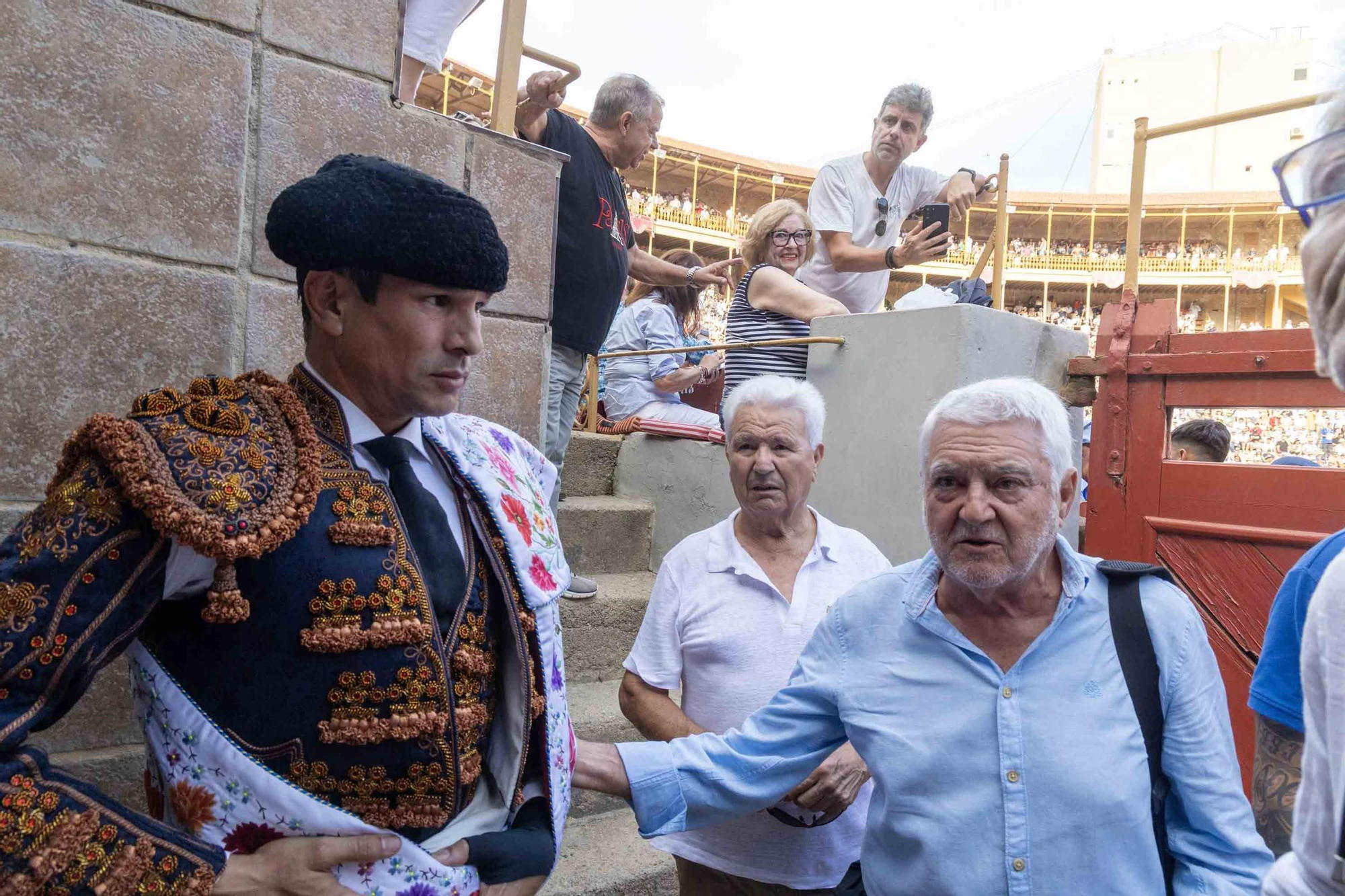 Manzanares, Roca Rey y Navalón no defraudan en la Feria de Hogueras 2025