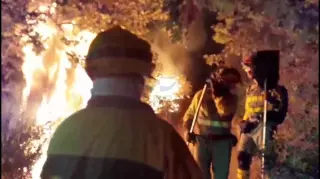 Los efectivos de BRIFT actúan de madrugada en el incendio