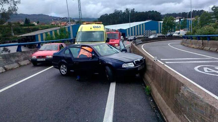 Dos accidentes provocan retenciones en la A-55 en Mos