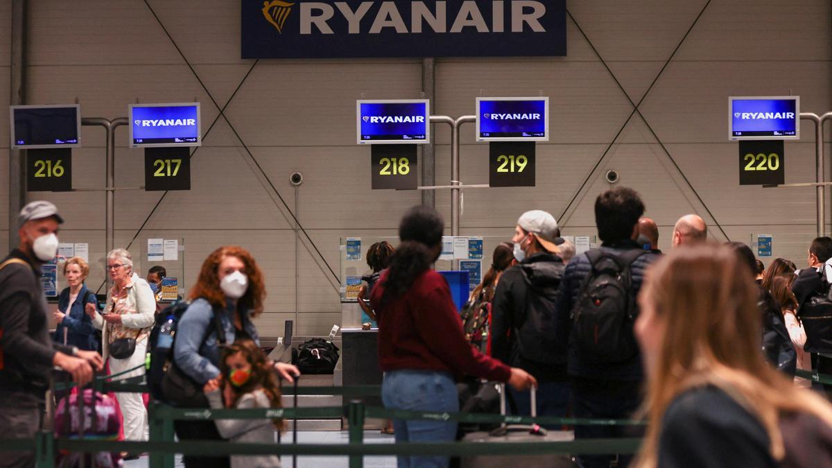 Huelga en Ryanair | La segunda jornada de huelga de TCP de Ryanair afecta a  15 vuelos de ocho aeropuertos españoles